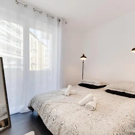 Le Chevene - 2 Or 4 Person With Balcony In Centre