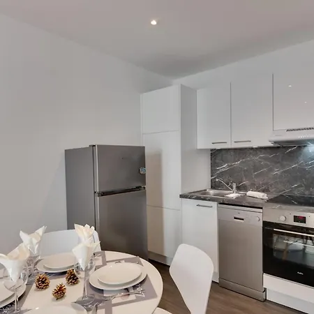 아파트 Le Chevene - 2 Or 4 Person With Balcony In Centre
